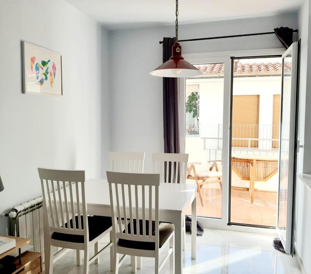 2 Bedroom Apartment In The Old Town, Close To The Beach L'Escala Exterior photo