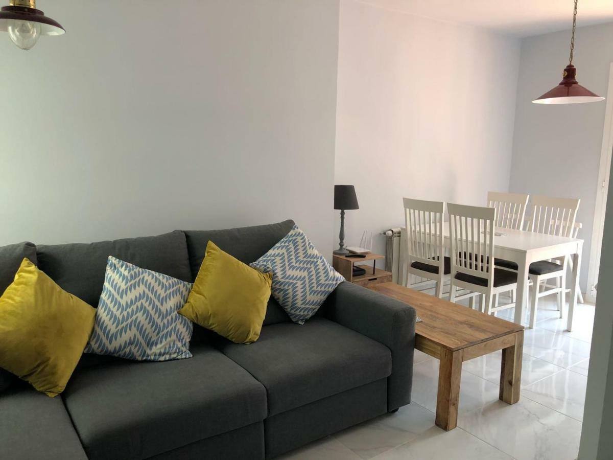 2 Bedroom Apartment In The Old Town, Close To The Beach L'Escala Exterior photo