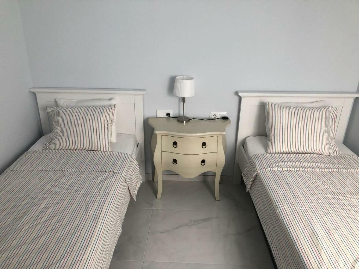 2 Bedroom Apartment In The Old Town, Close To The Beach L'Escala Exterior photo