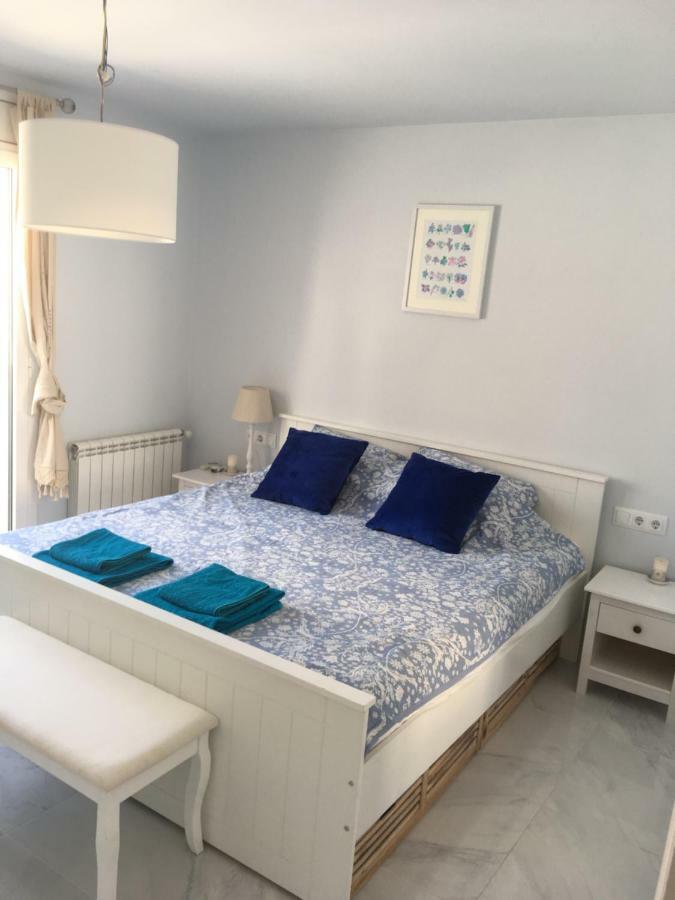 2 Bedroom Apartment In The Old Town, Close To The Beach L'Escala Exterior photo